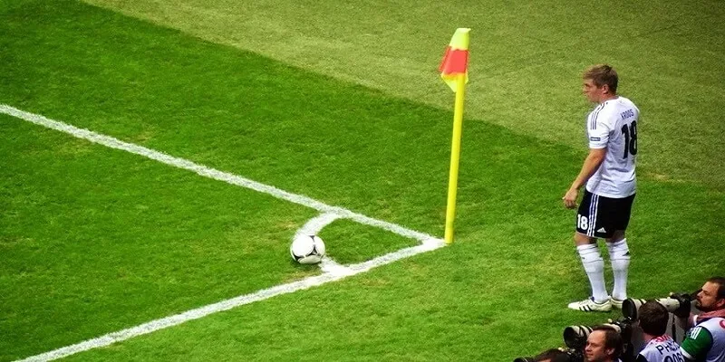 Accurate methods of direct corner kick betting